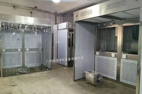 负压称量室内空气经初效过滤器、高效过滤器离心风机压入静压箱