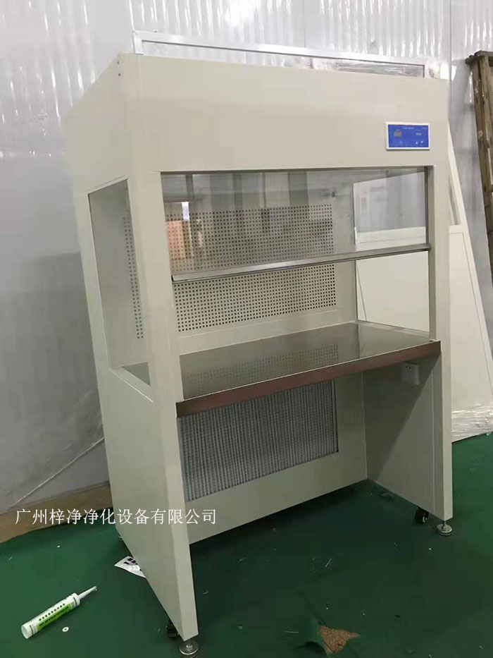 洁净室内的洁净工作台 洁净室内的洁净工作台